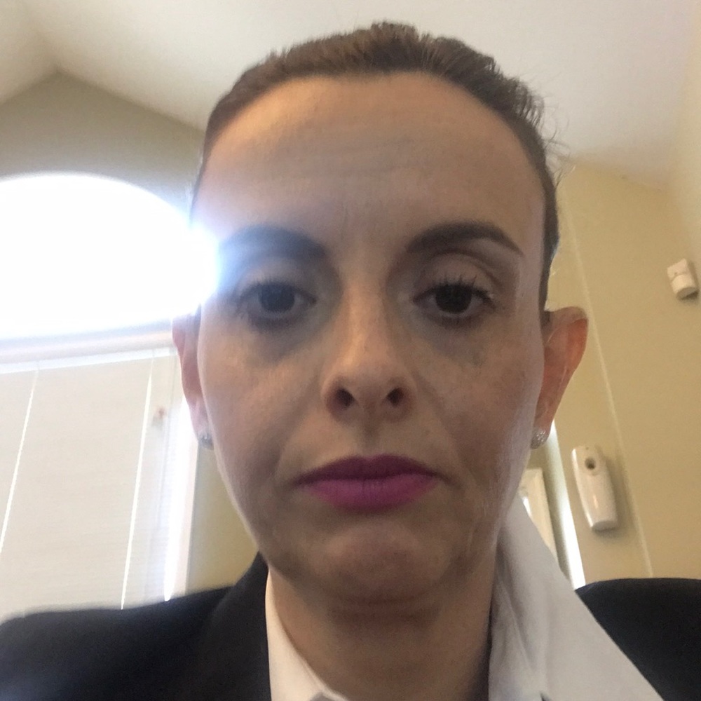 Meet your Posher, Claudia